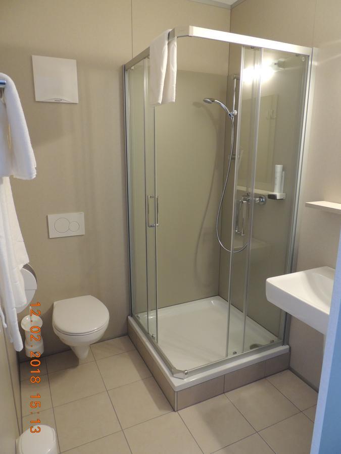 Avia Motel Bisamberg コルノイブルク エクステリア 写真