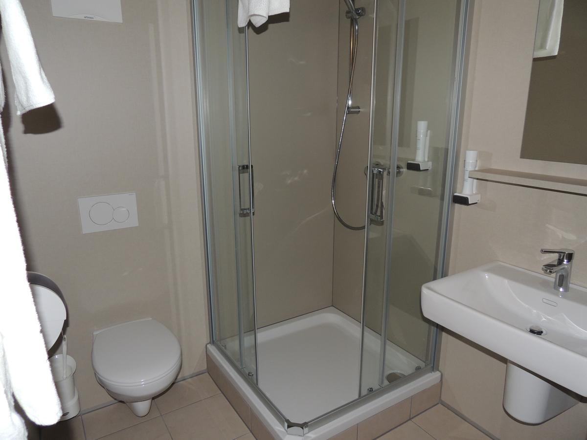 Avia Motel Bisamberg コルノイブルク エクステリア 写真